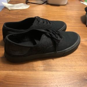 Levi’s shoes size 9
